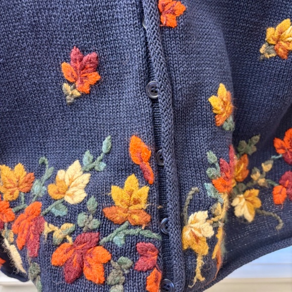 Like New Women's Fall Leaf Embroidered Knit Cardigan Sweater Size PP - Picture 3 of 8